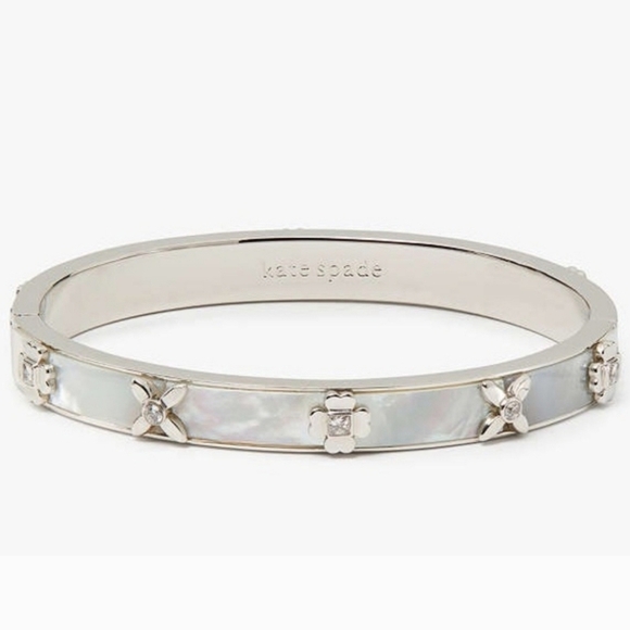 kate spade Jewelry - 🔹️KATE SPADE🔹️ Heritage Bloom Hinged Bangle ✨️🤍